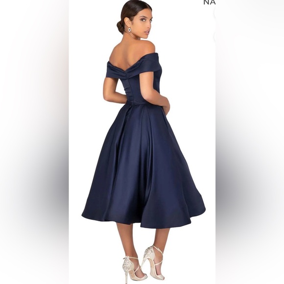 NWT Teraji couture Size 4 navy. - Picture 3 of 4